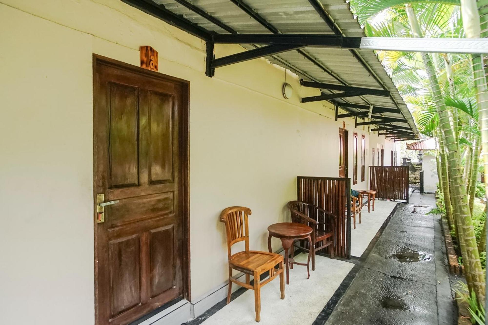 Kampung 168 Hotel Jimbaran Екстериор снимка