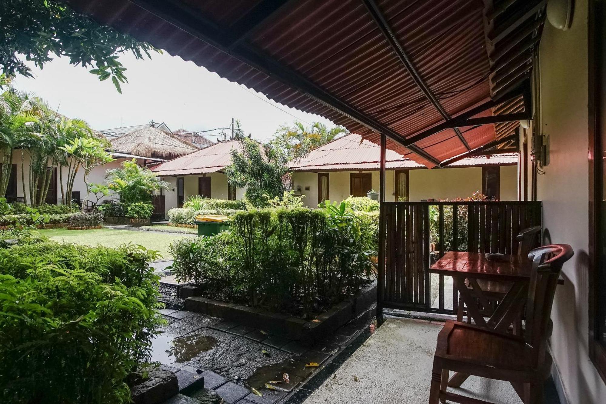 Kampung 168 Hotel Jimbaran Екстериор снимка