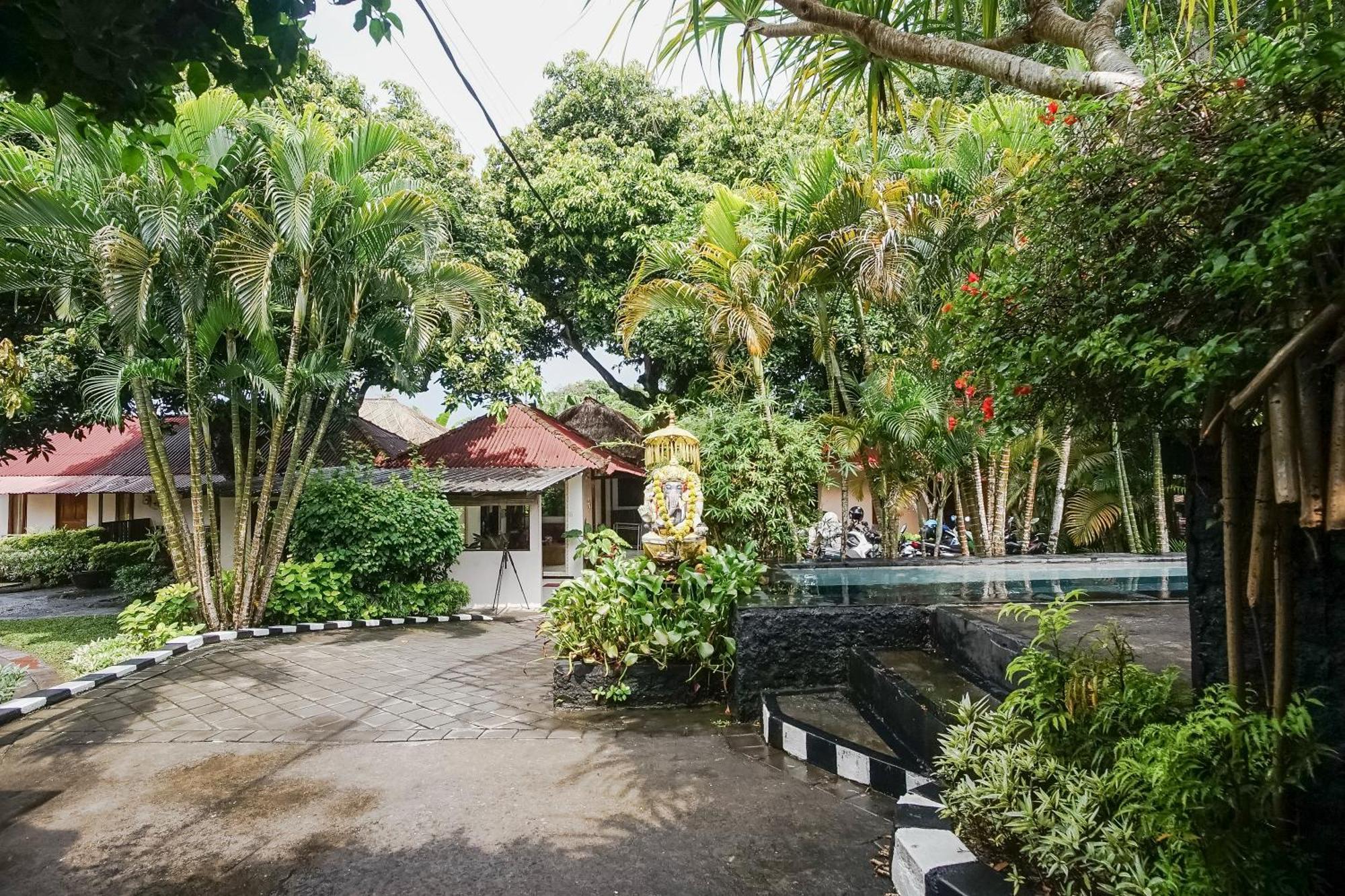 Kampung 168 Hotel Jimbaran Екстериор снимка
